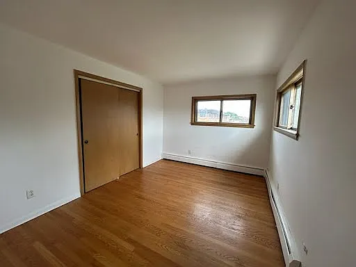 Large, spacious bedroom