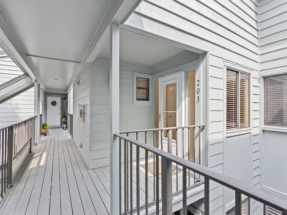 1st image of 2180 Pine Ave #203