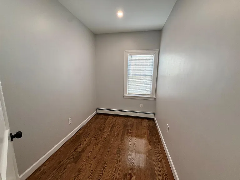 377 Windsor St #5 — Photo 2