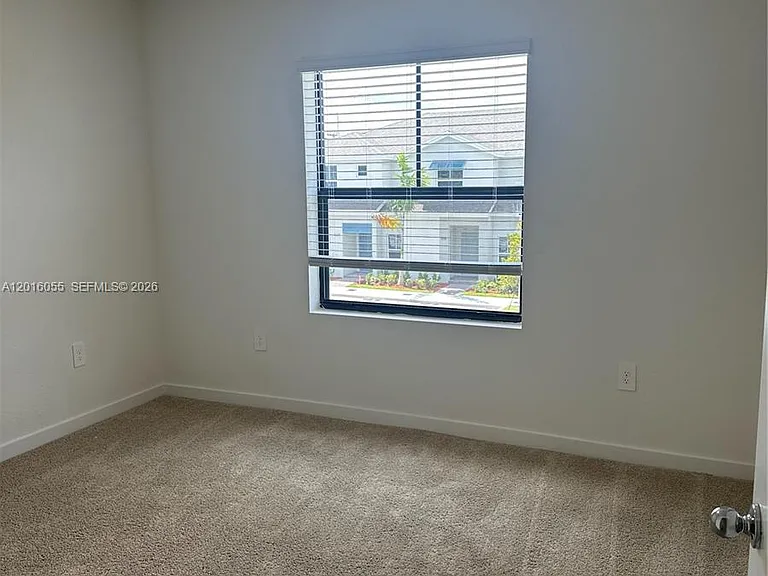 509 NE 1st Dr — Photo 7