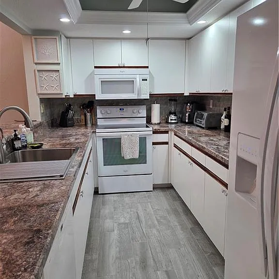 22161 Tallwood Ct #703 — Photo 7
