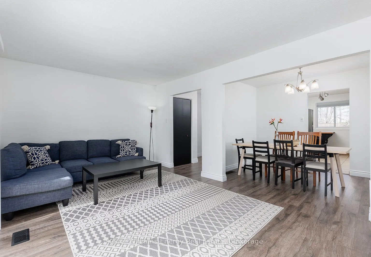 3 bed, $2,500 — Photo 2