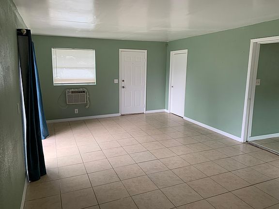 4th image of 7075 47th St N