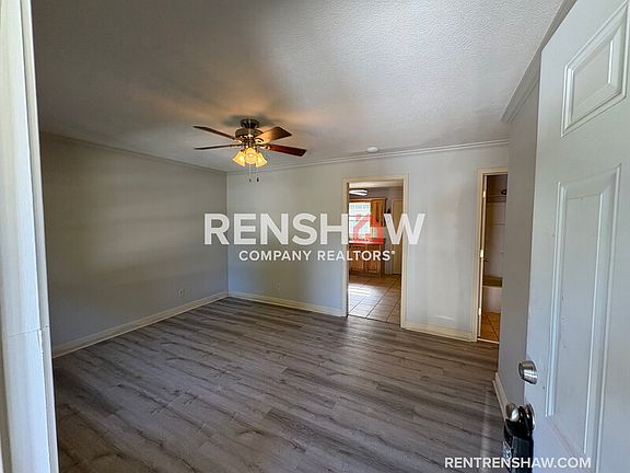 2nd image of 948 Bear Creek Rd APT B