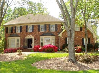 7550 Hunters Woods Dr, Sandy Springs, GA 30350
