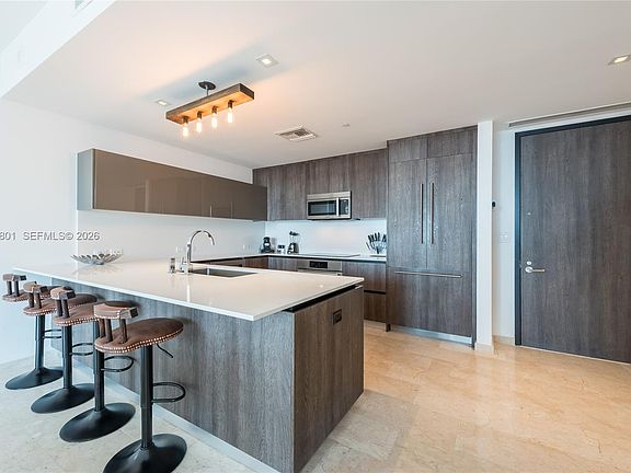 4th image of 88 SW 7th St APT 3403