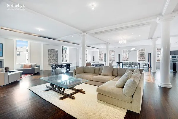 Sold by Sotheby's International Realty | media 1