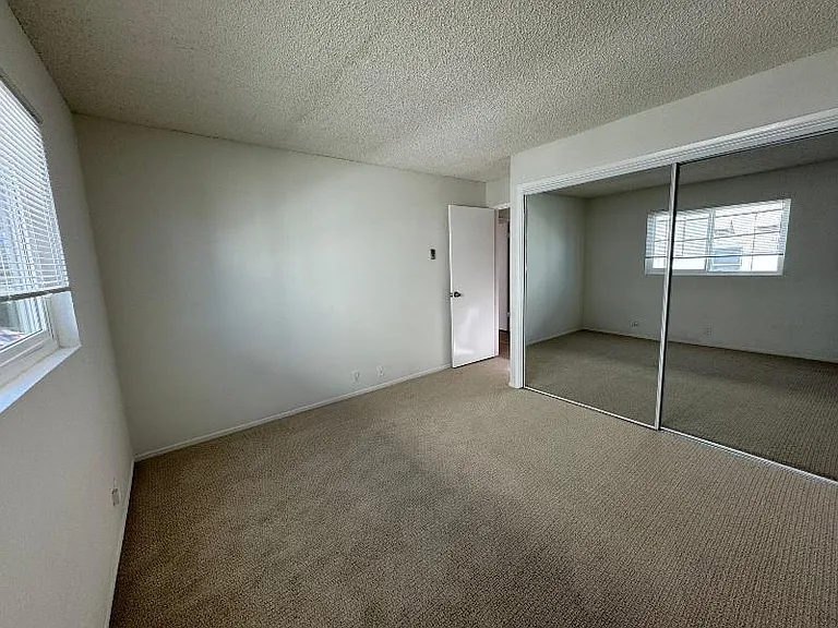 100 22nd St #9 — Photo 15