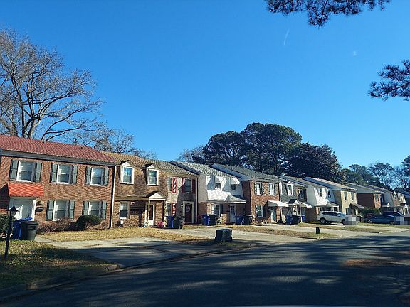 3rd image of 5222 Clover Hill Dr