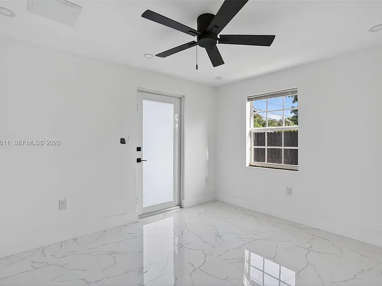 1920 SW 67th Ave — Photo 19