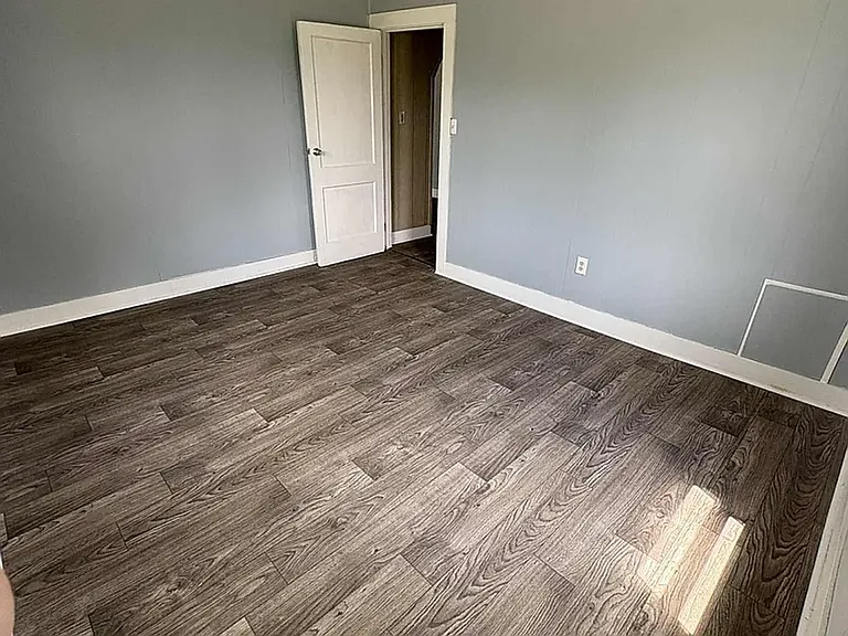 517 W Cherry St — Photo 7