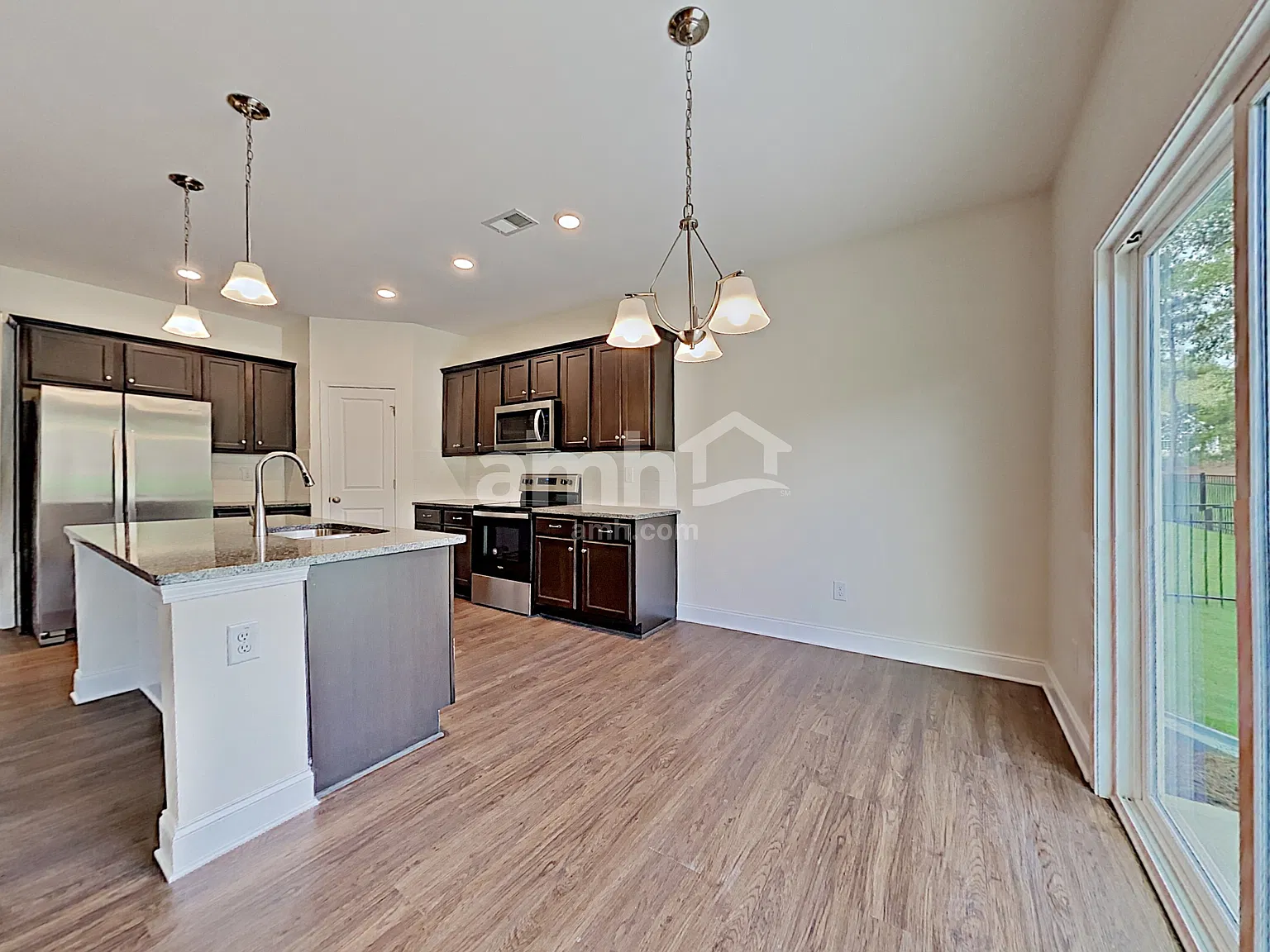 4 bed, 2.5 bath, 2209 sqft, $2,315 — Photo 2