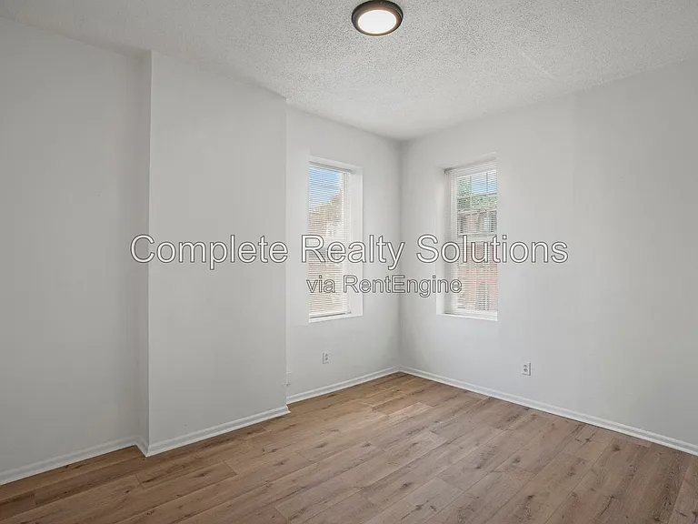 2928 Texas Ave #2F — Photo 3
