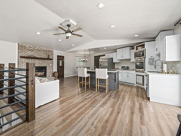 4th image of 243 Parkway Dr