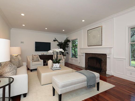 2nd image of 15411 Vista Serena