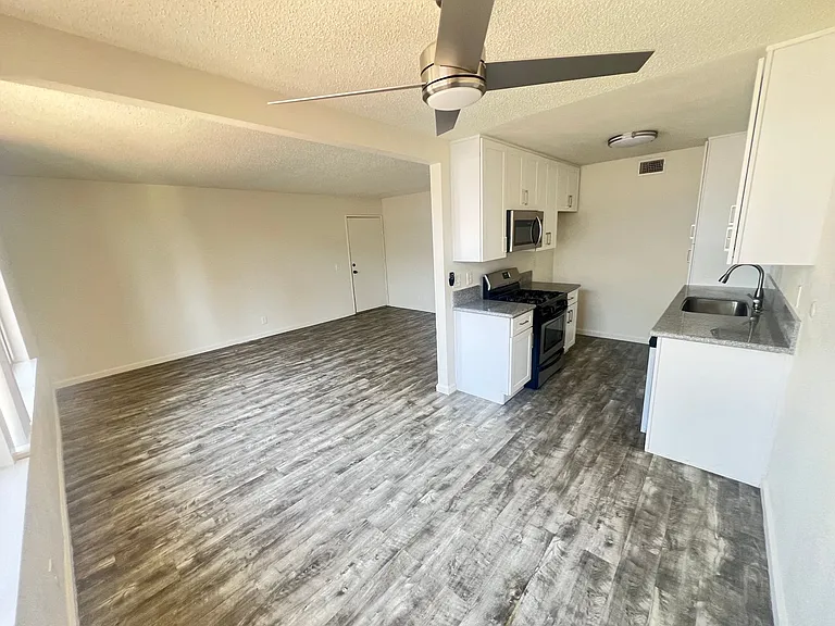 North Park Aparments — Photo 8