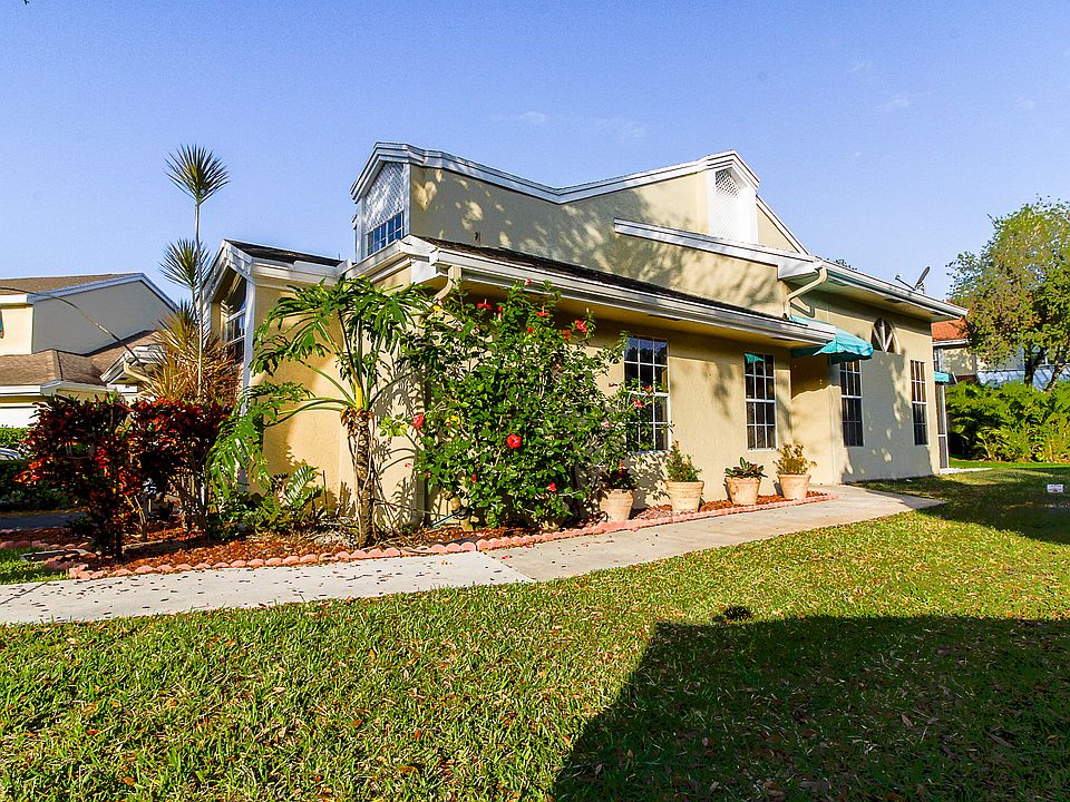 1st image of 7013 Woodmont Way
