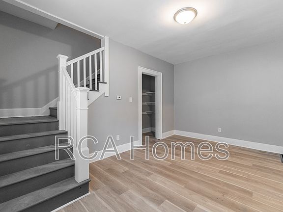 2nd image of 1115 N Oxford St