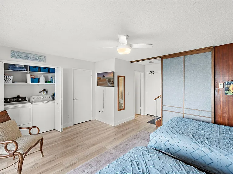 81 Blue Lagoon — Photo 13