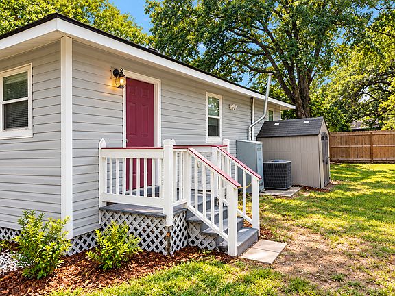 2nd image of 1022 Seaside Ln