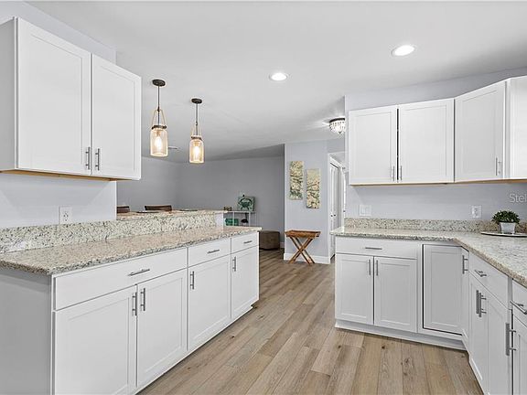 5th image of 15516 Timberline Dr