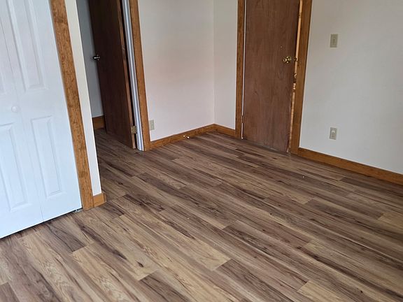 3rd image of 109 Pleasant St