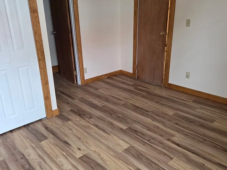109 Pleasant St — Photo 3