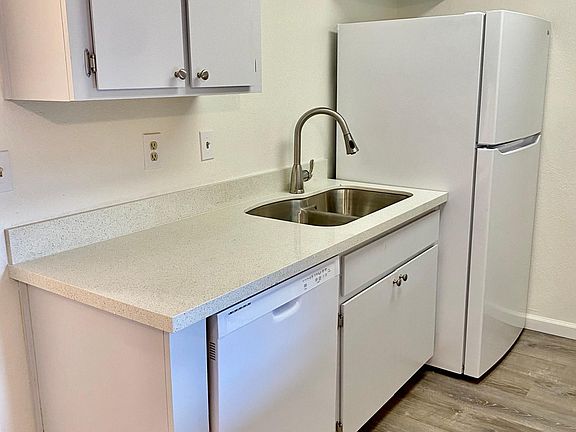 Dishwasher included