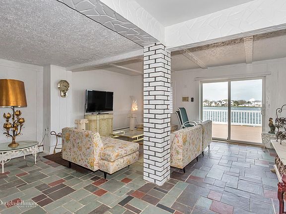 5th image of 244 Harbor Ln