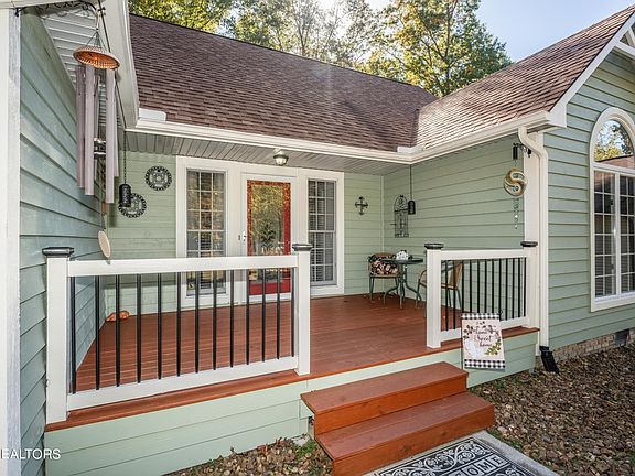 3rd image of 153 Garfield Ct