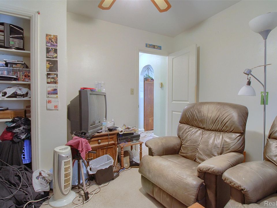 8990 Hix Rd, photo 20
