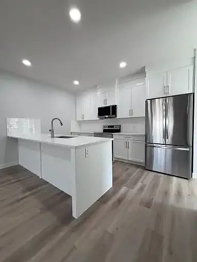 3 bed, 2.5 bath, 1680 sqft, $2,195 — Photo 2