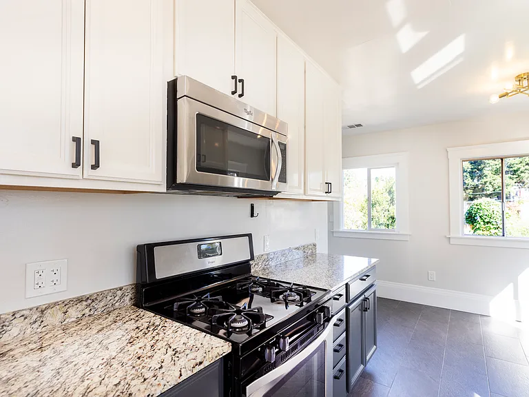 2921 Rawson St — Photo 13