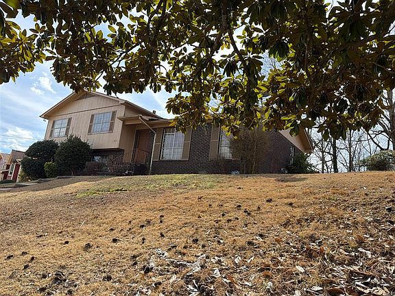 2nd image of 3012 Carleton Rd