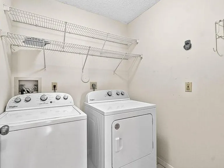 10001 Country Brook Rd — Photo 19