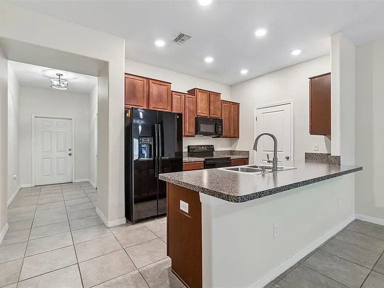 10687 Lake Montauk Dr — Photo 8