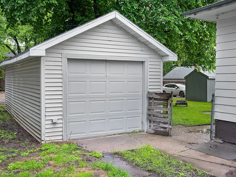 2205 University Ave — Photo 2