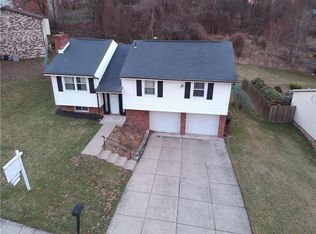 438 Rosanne Dr, Verona, PA