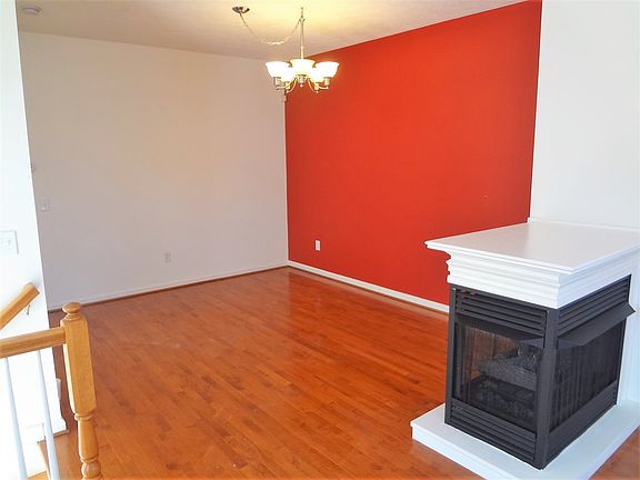5th image of 2195 Deyerle Ave