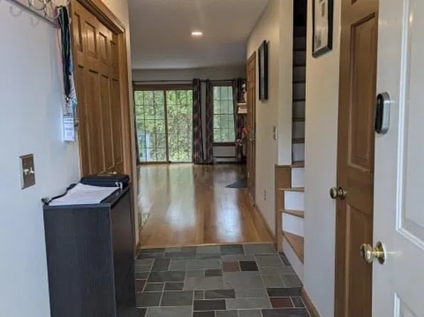 26 Cliff Dr #B, Taunton, MA 02780