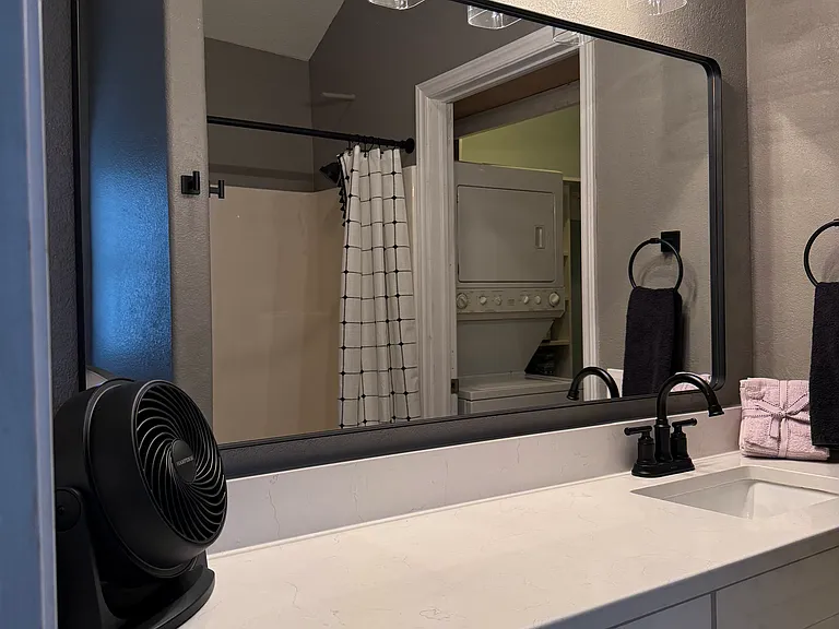 423 W Craig Pl #4 — Photo 16