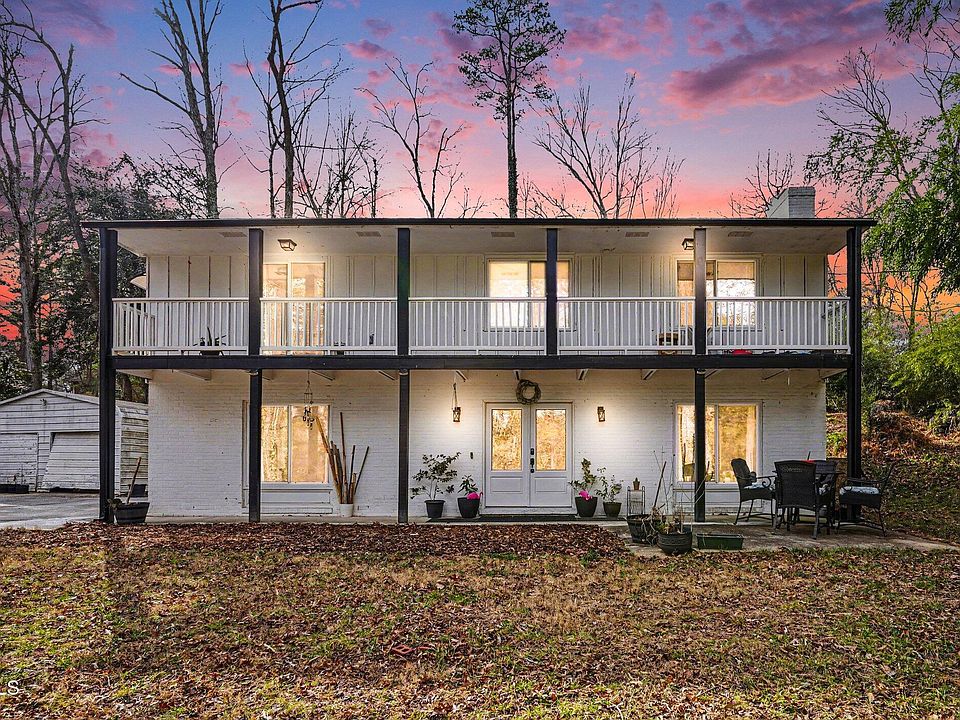 1st image of 3300 Fairhill Dr