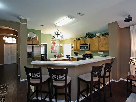 3rd image of 6817 Oak Falls Dr