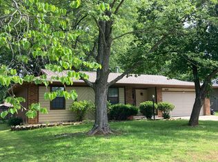 1629 W Tracy St, Springfield, MO 65807