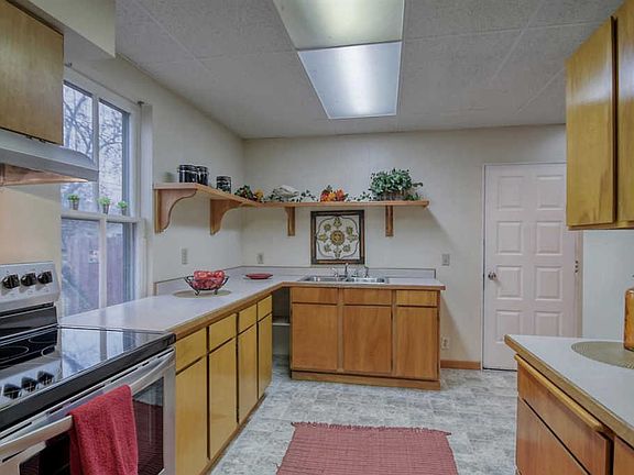 4th image of 1403 W Grace Ave