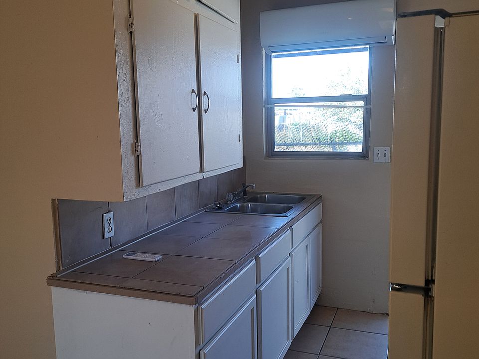 2nd image of 766 S Palo Verde Dr