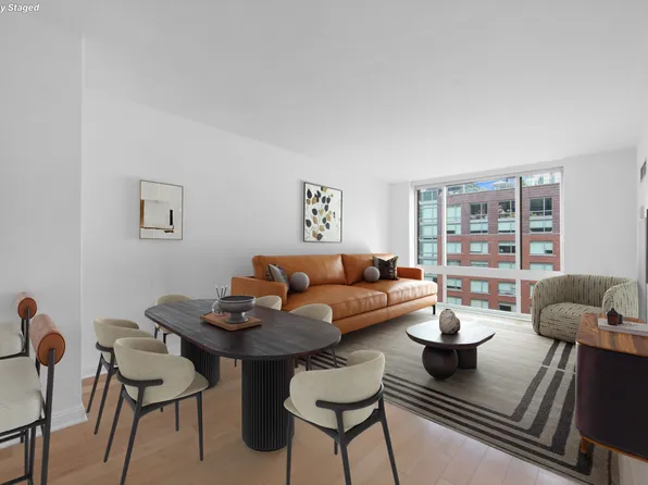 211 North End Avenue image 1 of 18