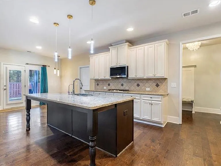 2727 Cove View Ct — Photo 6