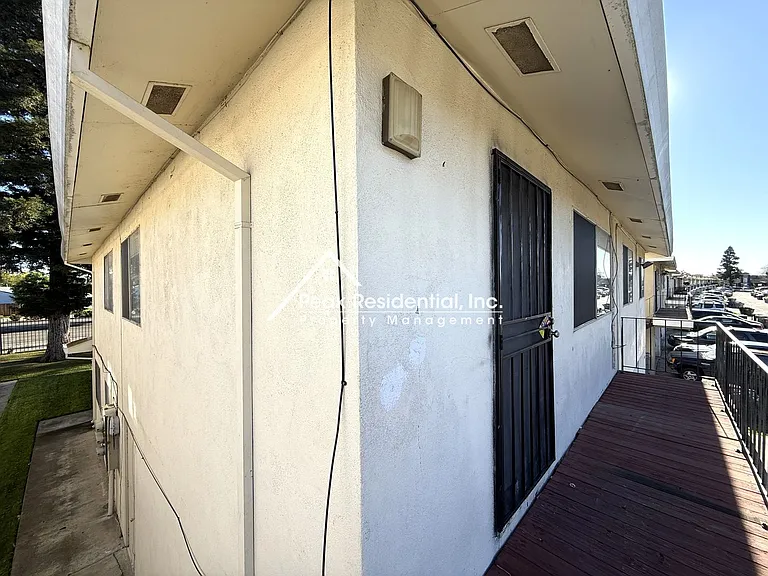 7368 Franklin Blvd #4 — Photo 3