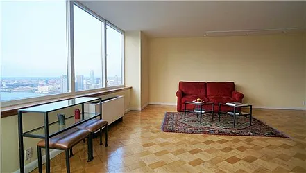 Rented by R New York